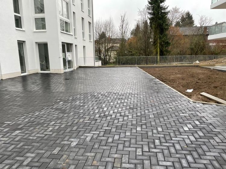 Pflasterfläche fertiggestellt